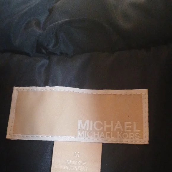 Michael Kors Navy Blue Puffer Coat with Fur Trim - Picture 14 of 15